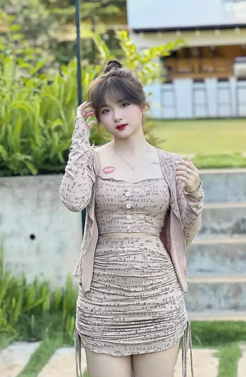 Gái xinh 2k6 tỏa sáng trong từng bức ảnh với vẻ đẹp ngây thơ Gái xinh 2k6 tỏa sáng trong từng bức ảnh với vẻ đẹp ngây thơ