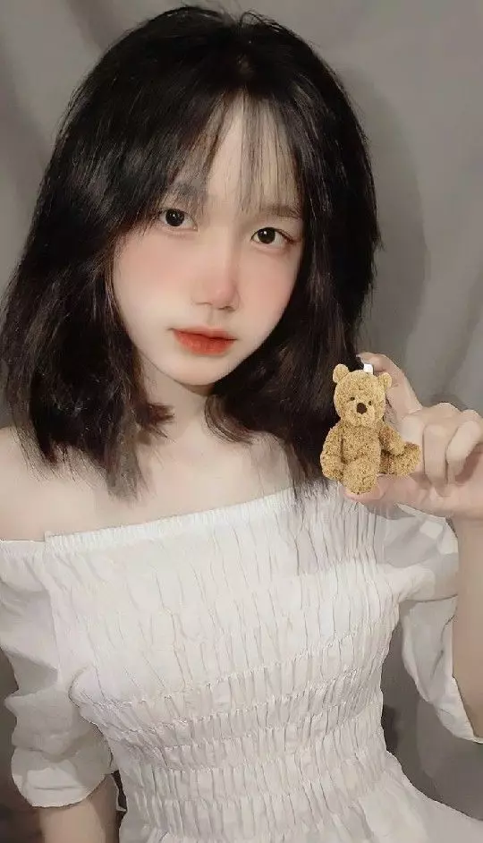 Ảnh gái xinh 2k6 với nụ cười tỏa sáng, thu hút ánh nhìn Ảnh gái xinh 2k6 với nụ cười tỏa sáng, thu hút ánh nhìn