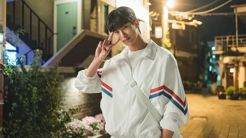 Byeon Woo Seok tập trung diễn xuất Byeon Woo Seok tập trung diễn xuất