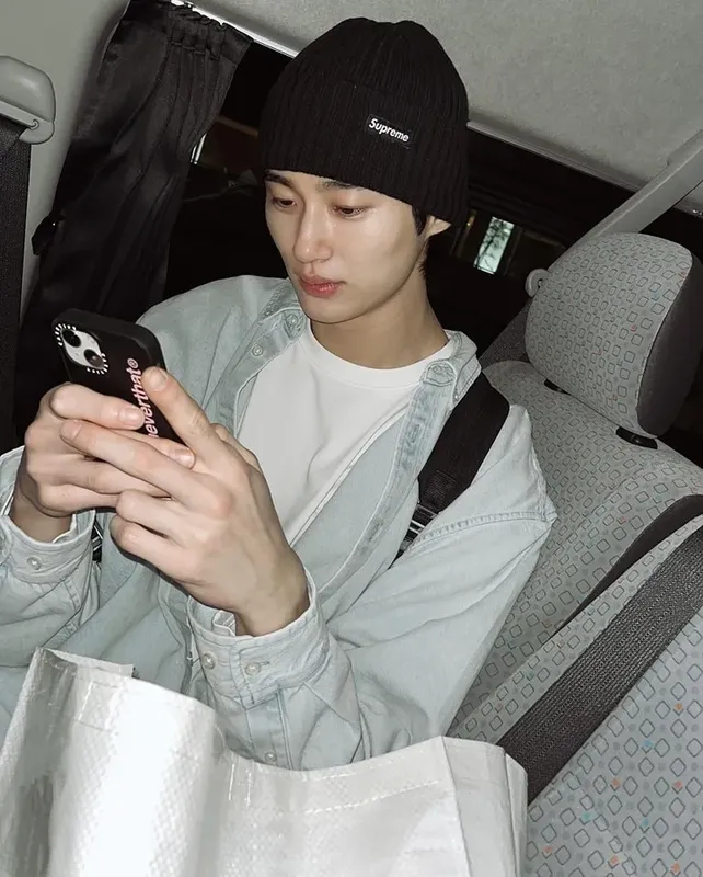 Byeon Woo Seok ánh mắt cuốn hút Byeon Woo Seok ánh mắt cuốn hút