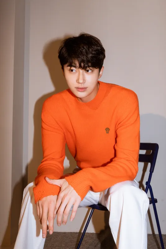 Byeon Woo Seok gương mặt trầm tư Byeon Woo Seok gương mặt trầm tư