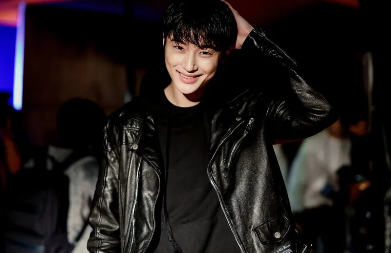 Byeon Woo Seok ánh mắt biểu cảm Byeon Woo Seok ánh mắt biểu cảm