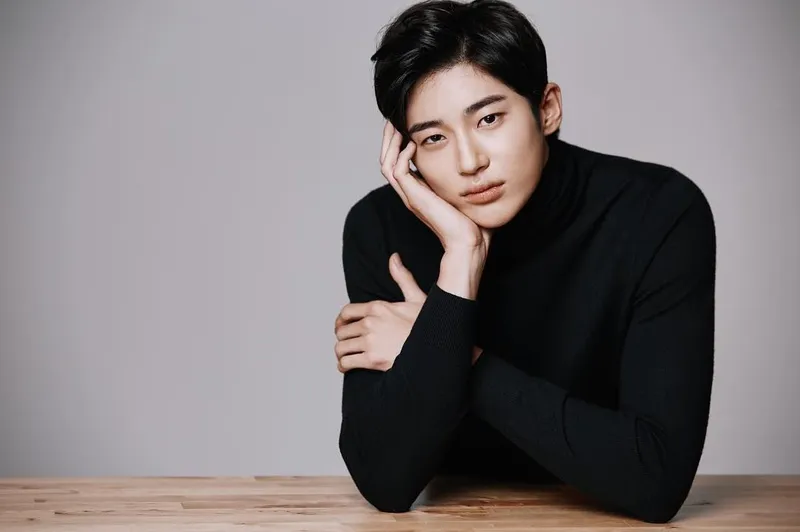 Byeon Woo Seok nét mặt tự tin Byeon Woo Seok nét mặt tự tin