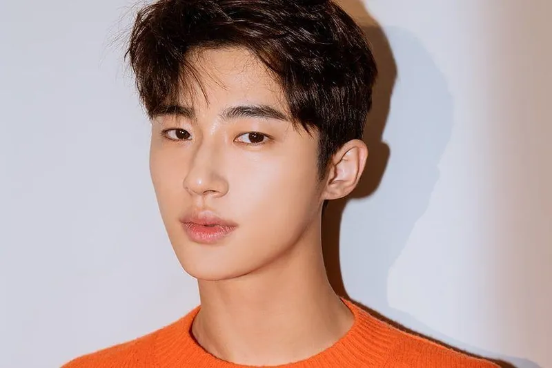 Byeon Woo Seok biểu cảm nhẹ nhàng Byeon Woo Seok biểu cảm nhẹ nhàng