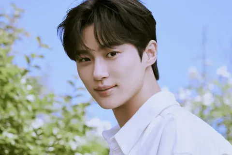 Byeon Woo Seok gương mặt góc cạnh Byeon Woo Seok gương mặt góc cạnh