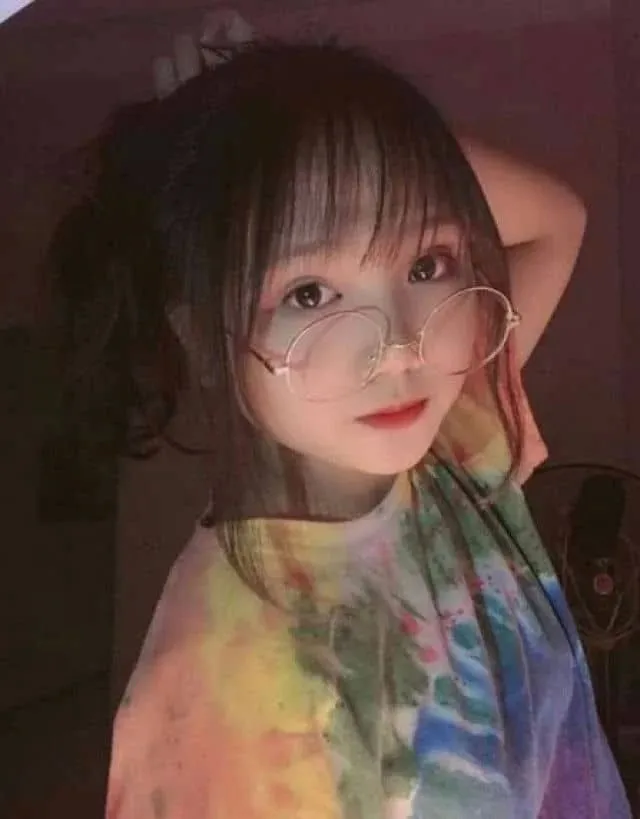 Gái xinh trong trang phục vintage, mang nét đẹp cổ điển Gái xinh trong trang phục vintage, mang nét đẹp cổ điển