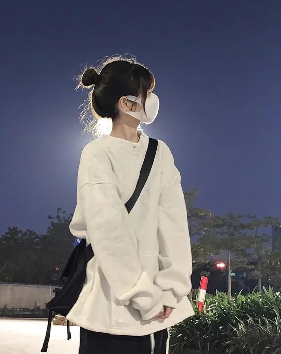 Tỏa sáng không gian mạng xã hội với avatar ẩn danh nữ hiện đại. Tỏa sáng không gian mạng xã hội với avatar ẩn danh nữ hiện đại.