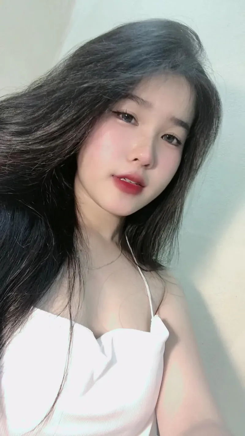 Khoảnh khắc đầy phong cách của gái k5 giữa thiên nhiên Khoảnh khắc đầy phong cách của gái k5 giữa thiên nhiên