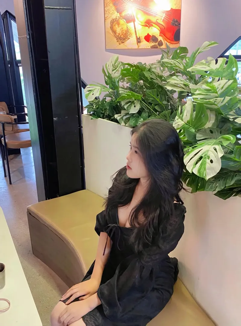 Khám phá thần thái của gái k5 trong bộ ảnh tại campus Khám phá thần thái của gái k5 trong bộ ảnh tại campus