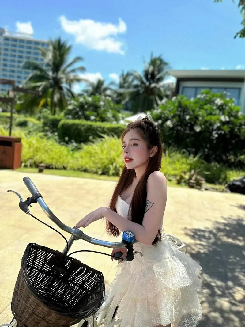 Quần ngắn sành điệu, ảnh gái mang phong cách cá tính Quần ngắn sành điệu, ảnh gái mang phong cách cá tính