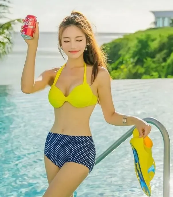 Vẻ đẹp hiện đại trong ảnh gái mặc quần ngắn Vẻ đẹp hiện đại trong ảnh gái mặc quần ngắn