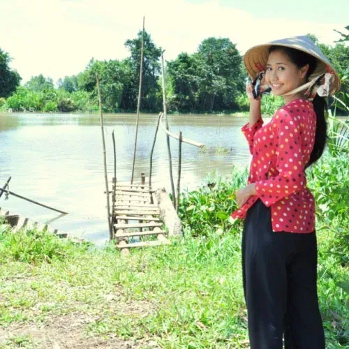 Tải hình ảnh gái quê xinh đẹp trong trang phục truyền thống Tải hình ảnh gái quê xinh đẹp trong trang phục truyền thống