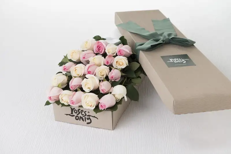 Ảnh hoa hồng tặng người yêu mang đến niềm vui bất ngờ Ảnh hoa hồng tặng người yêu mang đến niềm vui bất ngờ