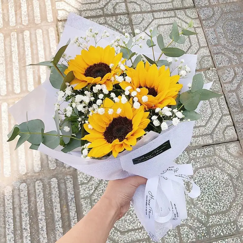 Hoa tặng lễ tốt nghiệp ý nghĩa, gửi lời chúc thành công