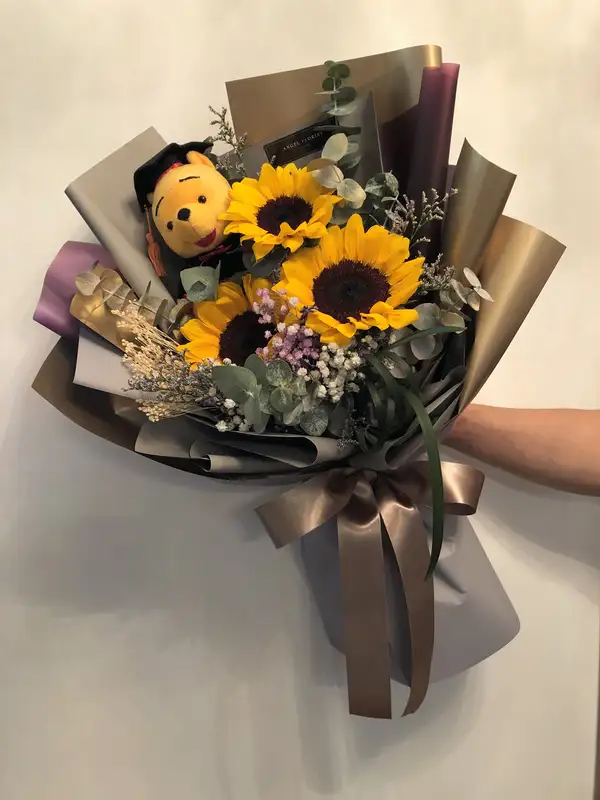 Lựa chọn hoa tặng lễ tốt nghiệp ý nghĩa cho dịp kỷ niệm
