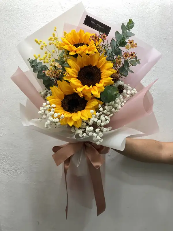 Hoa tặng lễ tốt nghiệp ý nghĩa và tinh tế cho người thân