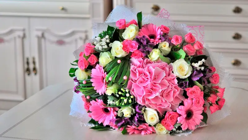 Hoa tặng tân gia đơn giản nhưng đầy ý nghĩa Hoa tặng tân gia đơn giản nhưng đầy ý nghĩa