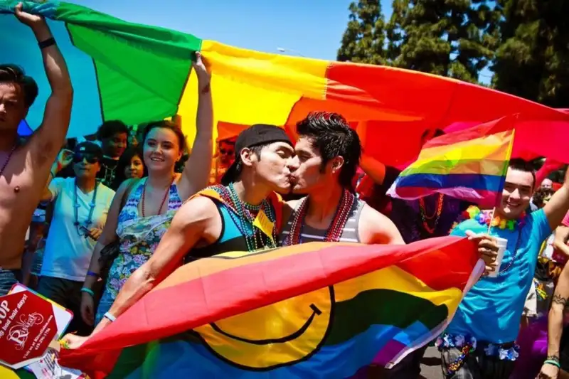 Meme LGBT cười thả ga