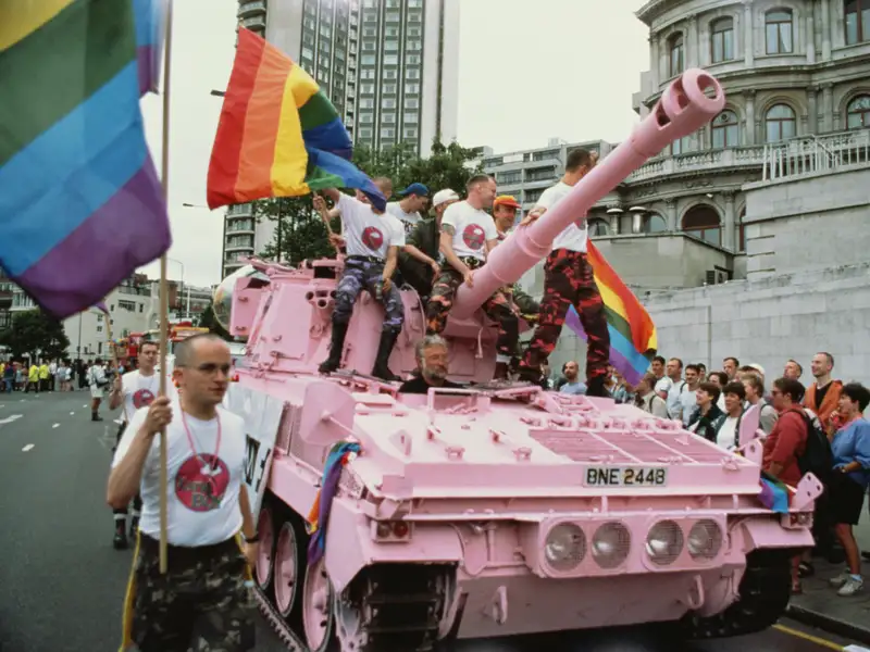 Meme LGBT hài hước khó quên