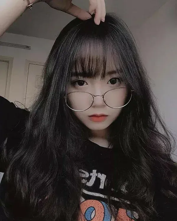 Ảnh cute phô mai que con gái trong không gian đầy màu sắc Ảnh cute phô mai que con gái trong không gian đầy màu sắc