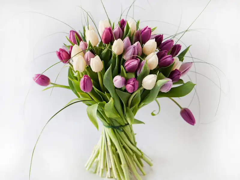Hoa tặng bạn gái mới quen mang thông điệp yêu thương Hoa tặng bạn gái mới quen mang thông điệp yêu thương