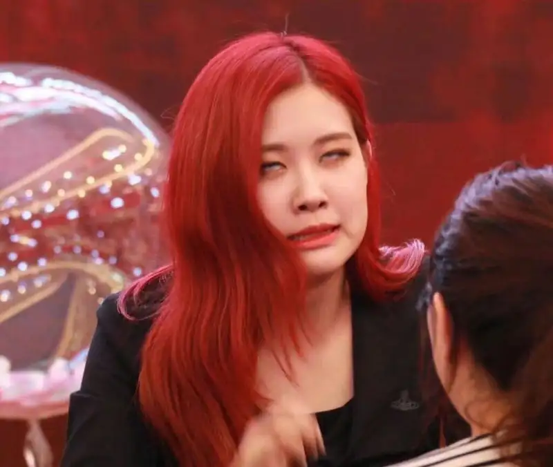 Meme Blackpink với biểu cảm hài hước