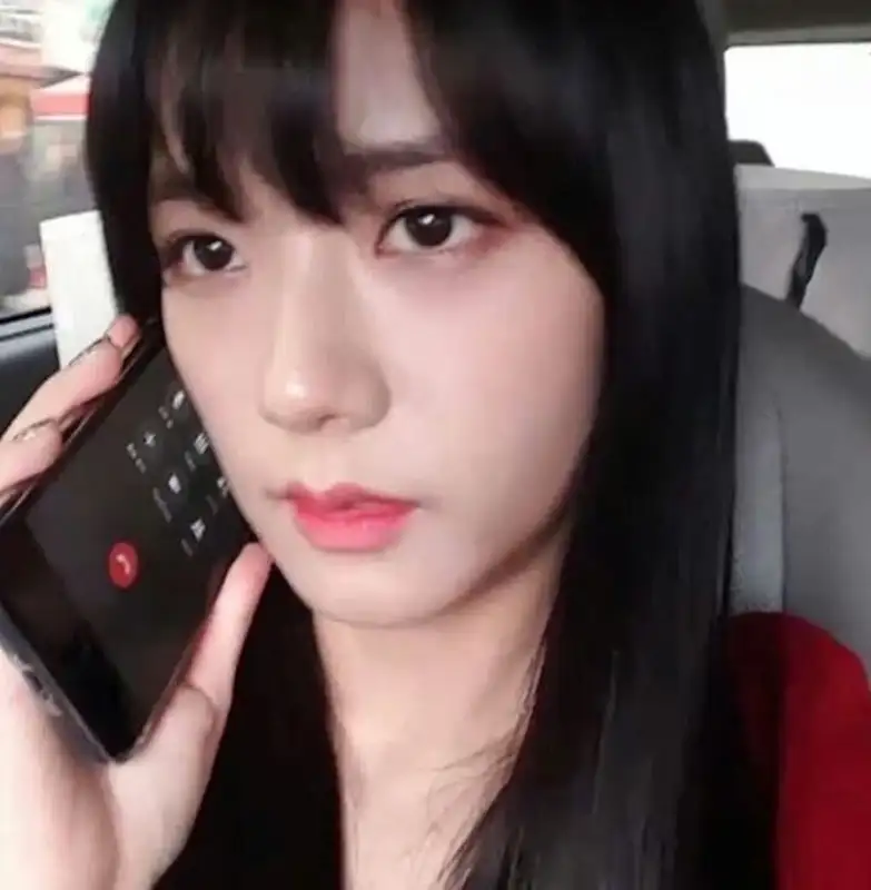 Meme Blackpink gọi điện thoại