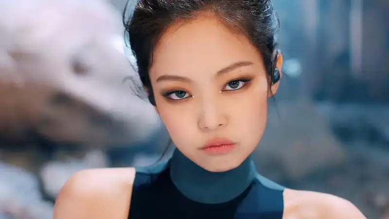 Meme Blackpink với ánh mắt sắc lạnh