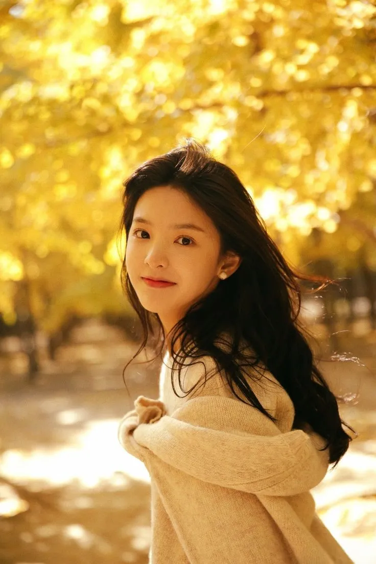 Làm mới hồ sơ cá nhân với avatar gái đầy duyên dáng