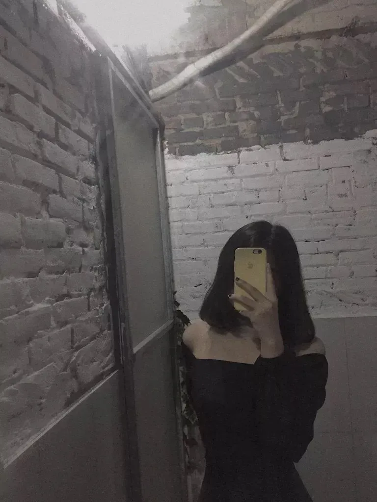 Ảnh gái K7 che mặt trong khoảnh khắc dịu dàng, thanh khiết Ảnh gái K7 che mặt trong khoảnh khắc dịu dàng, thanh khiết