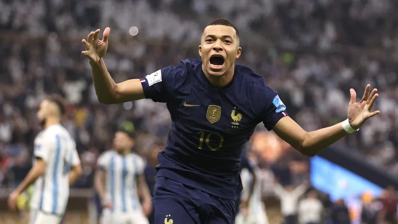 Mbappe đẹp trai và phong cách không thể bỏ lỡ Mbappe đẹp trai và phong cách không thể bỏ lỡ