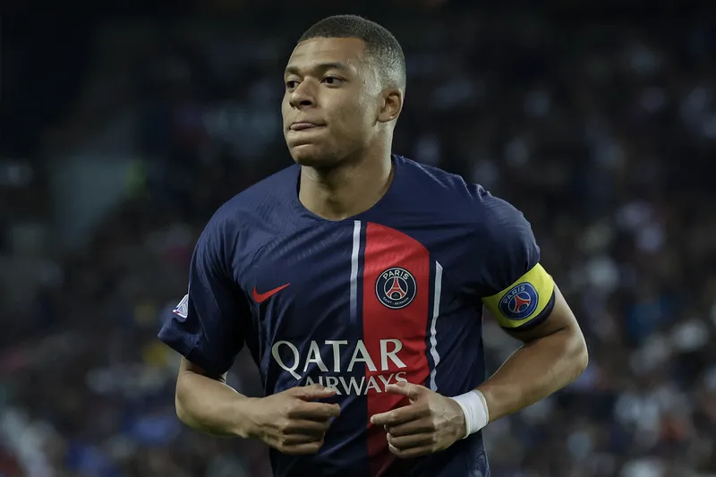Ảnh Mbappe đẹp trai khiến ai cũng phải trầm trồ Ảnh Mbappe đẹp trai khiến ai cũng phải trầm trồ