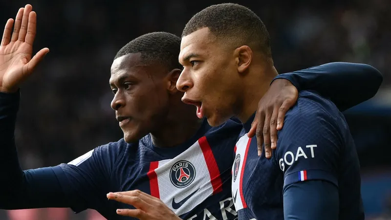 Ảnh Mbappe đẹp trai với phong cách độc đáo Ảnh Mbappe đẹp trai với phong cách độc đáo