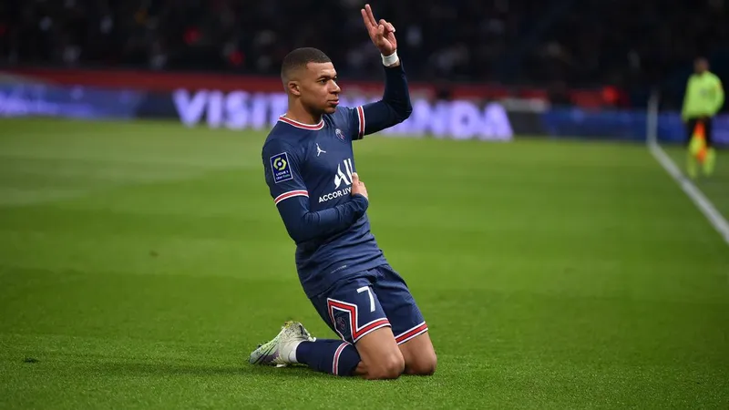 Ảnh Mbappe đẹp trai nổi bật trên sân cỏ Ảnh Mbappe đẹp trai nổi bật trên sân cỏ