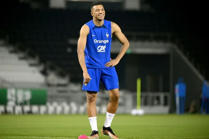 Tổng hợp ảnh Mbappe đẹp trai và cuốn hút Tổng hợp ảnh Mbappe đẹp trai và cuốn hút