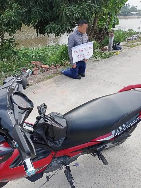 Meme lạy với biểu cảm đáng yêu