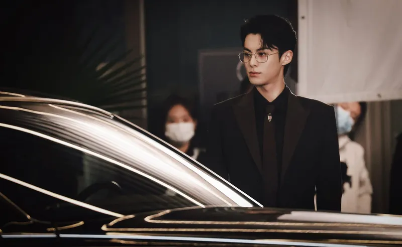 Diễn viên Vương Hạc Đệ khoe nụ cười tươi tắn thu hút mọi ánh nhìn Diễn viên Vương Hạc Đệ khoe nụ cười tươi tắn thu hút mọi ánh nhìn
