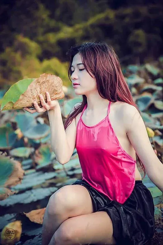 Vẻ đẹp truyền thống của gái đẹp mặc áo yếm Vẻ đẹp truyền thống của gái đẹp mặc áo yếm