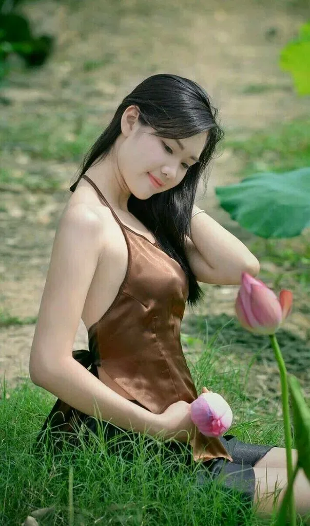 Ảnh gái đẹp mặc áo yếm tôn lên nét đẹp Việt Ảnh gái đẹp mặc áo yếm tôn lên nét đẹp Việt