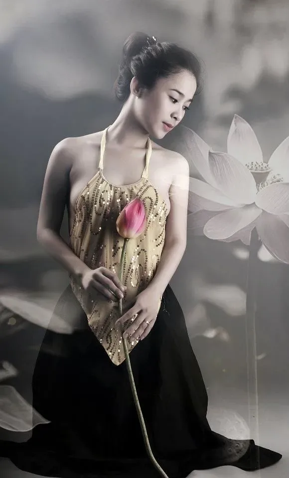 Ảnh gái đẹp mặc áo yếm toát lên nét e ấp Ảnh gái đẹp mặc áo yếm toát lên nét e ấp
