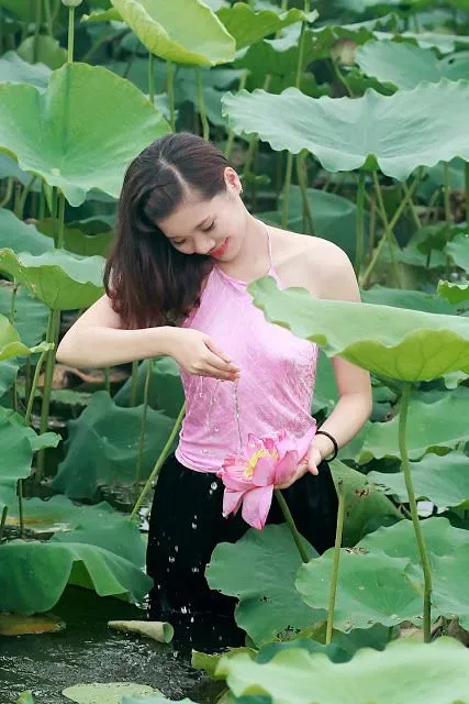 Tải ảnh gái đẹp mặc áo yếm thôn dã Tải ảnh gái đẹp mặc áo yếm thôn dã