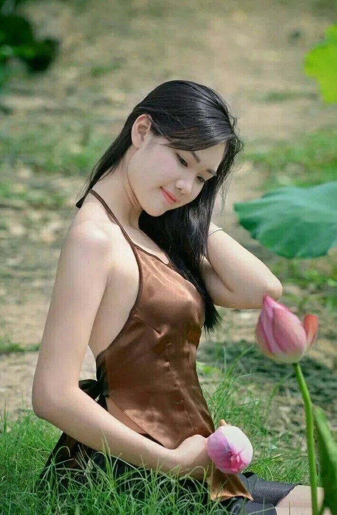 Chiêm ngưỡng ảnh gái đẹp mặc áo yếm đơn sơ Chiêm ngưỡng ảnh gái đẹp mặc áo yếm đơn sơ