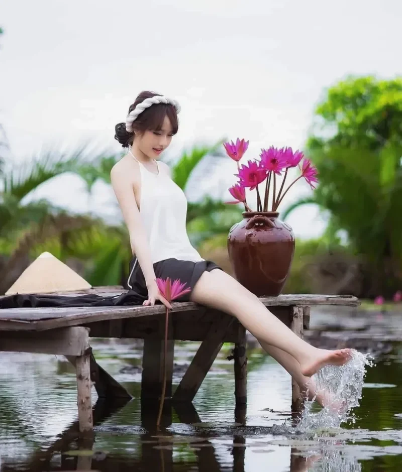 Ảnh gái đẹp mặc áo yếm đơn giản mà tinh tế Ảnh gái đẹp mặc áo yếm đơn giản mà tinh tế