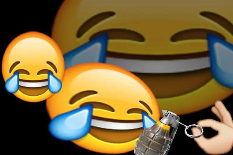 Emoji meme cười lớn