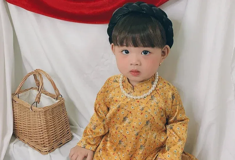 Ảnh em bé gái trong những khoảnh khắc tự nhiên và trong sáng Ảnh em bé gái trong những khoảnh khắc tự nhiên và trong sáng