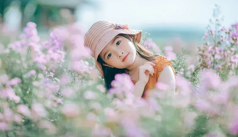 Bức ảnh em bé gái đáng yêu khiến bạn phải mỉm cười Bức ảnh em bé gái đáng yêu khiến bạn phải mỉm cười