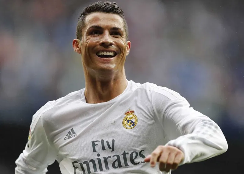 Ảnh Ronaldo đẹp trai thu hút mọi ánh nhìn trên sân cỏ Ảnh Ronaldo đẹp trai thu hút mọi ánh nhìn trên sân cỏ