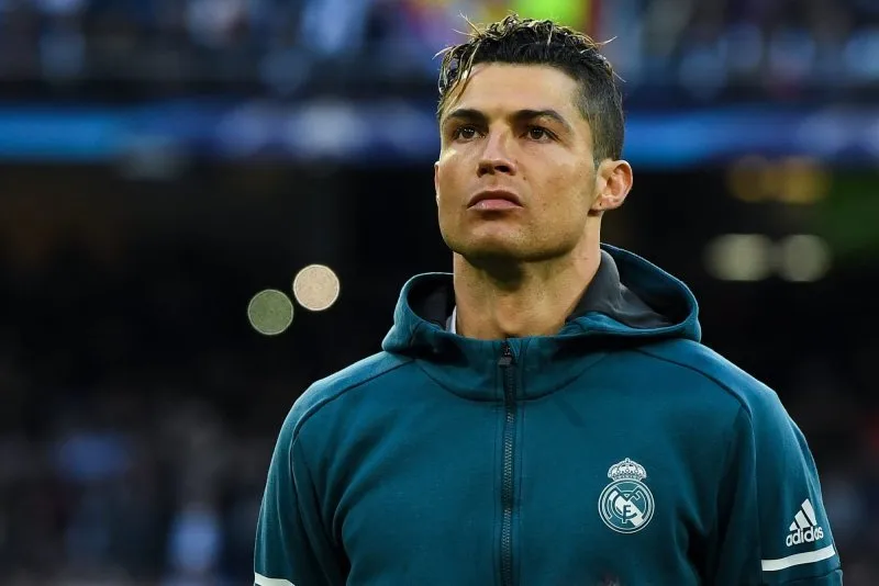 Ronaldo đẹp trai và đầy phong độ trong bộ vest lịch lãm Ronaldo đẹp trai và đầy phong độ trong bộ vest lịch lãm