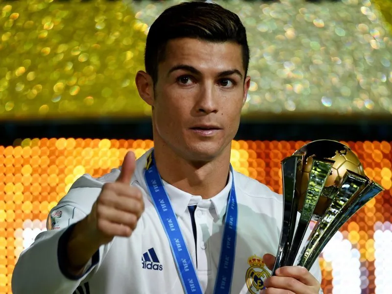 Khoảnh khắc Ronaldo đẹp trai không thể bỏ lỡ Khoảnh khắc Ronaldo đẹp trai không thể bỏ lỡ