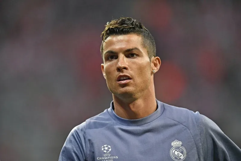 Ảnh Ronaldo đẹp trai với phong cách thể thao cuốn hút Ảnh Ronaldo đẹp trai với phong cách thể thao cuốn hút